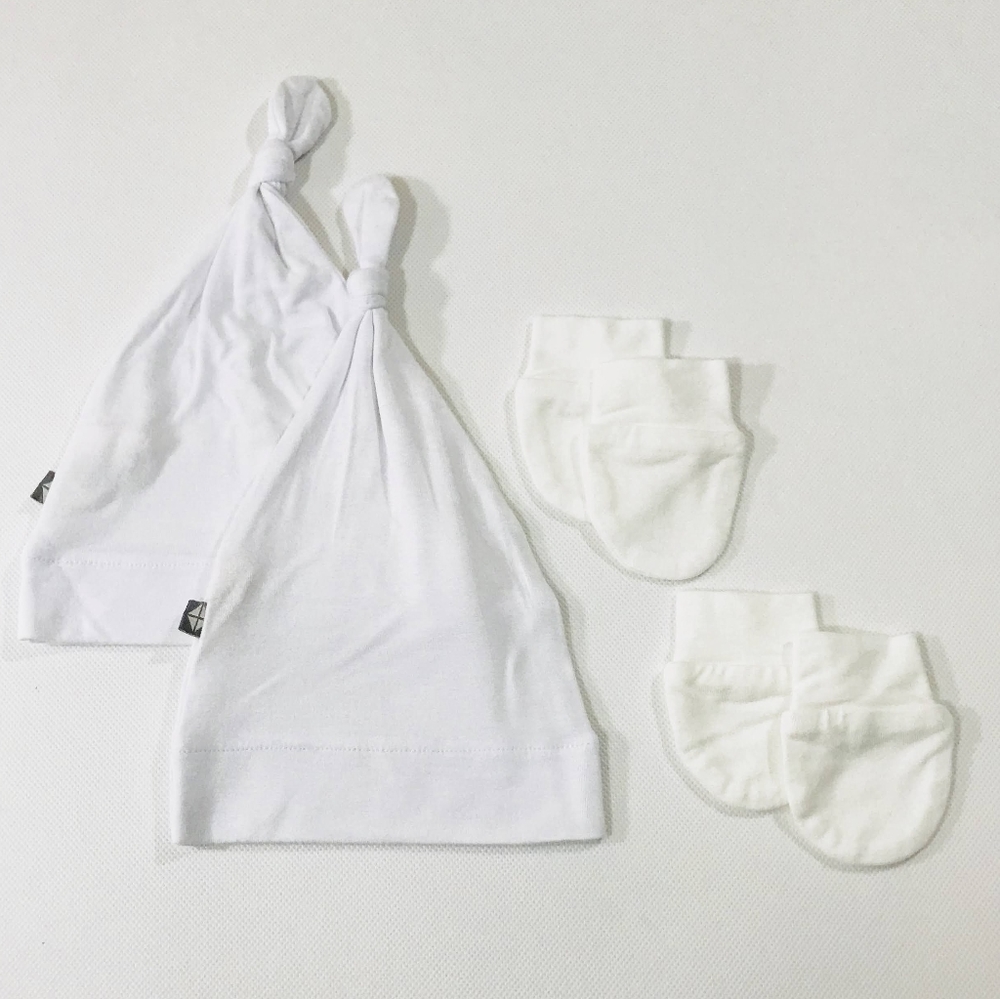 Kyte Baby Knotted Cap and Mitten Bundle
